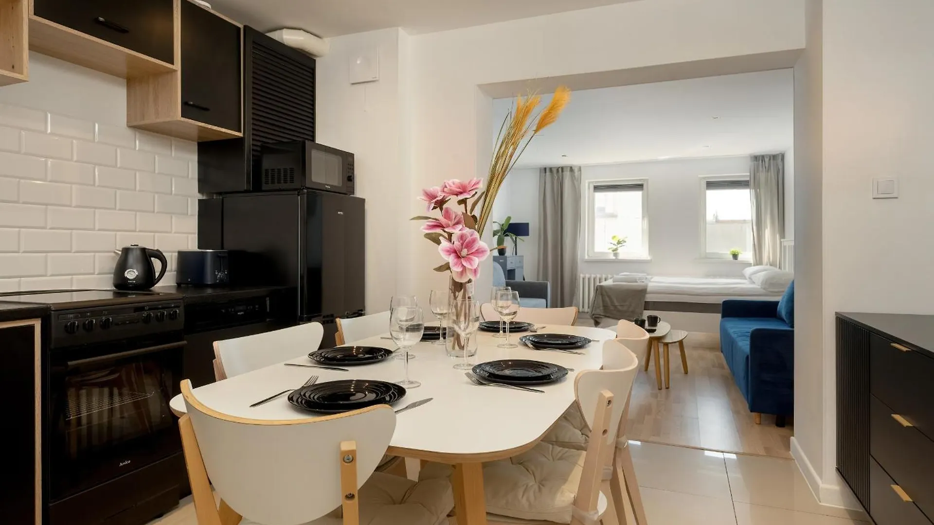 Przestronne Studio Przy Rynku We Wroclawiu Z Klimatyzacja I Wanna By Noclegi Renters Apartment Wroclaw